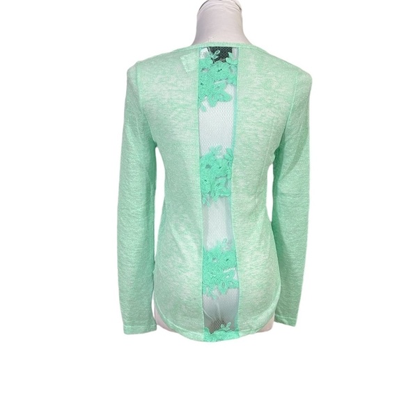 Green Round Neck Long Sleeve Top
New - Picture 4 of 7